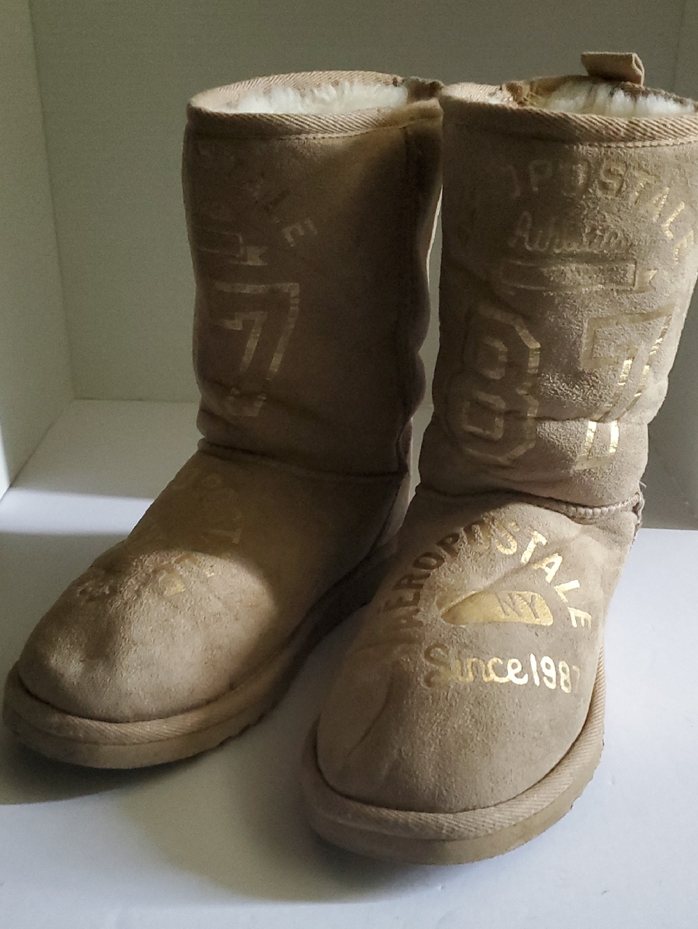 Aeropostale Tan Suede Faux Fur Boots with Gold Accent Women's Size 9